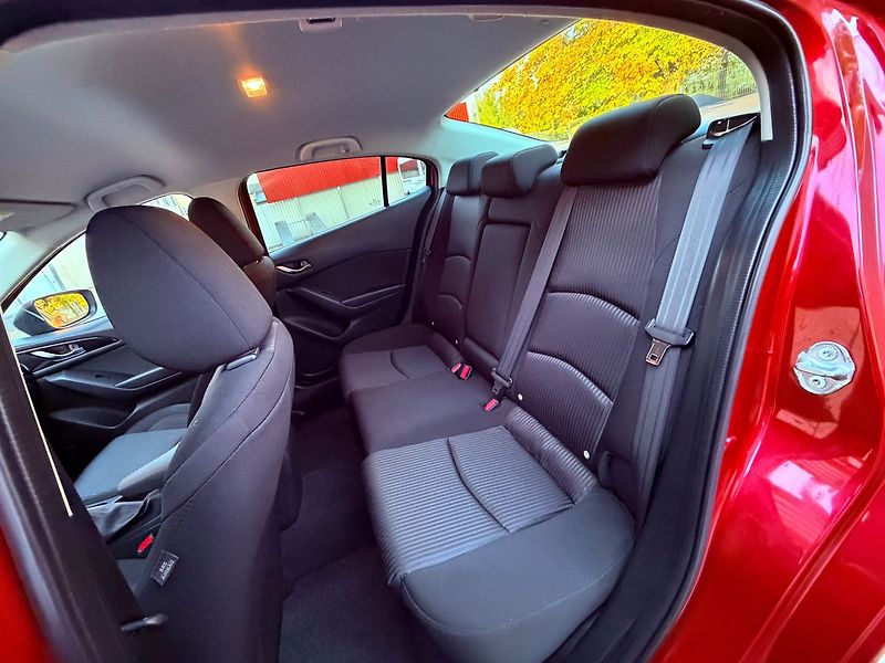 Mazda 3 2.0 Skyactiv Style, Serviska, - fotka 12 z 29
