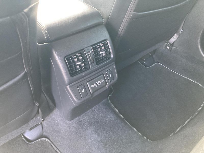 Subaru Outback (2018) 2,5i CVT Executive  * ZÁRUKA * - fotka 17 z 21