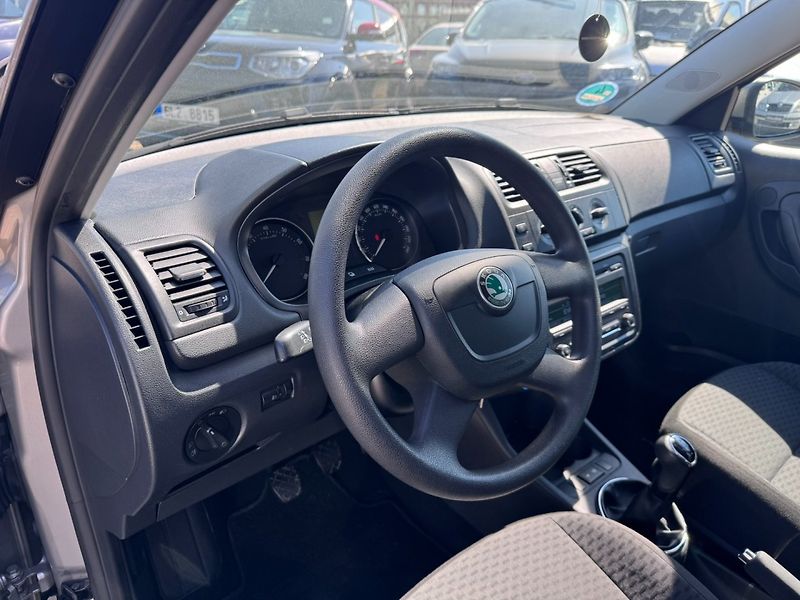 Škoda Fabia (2010) 1,2 TSI 63 KW STK - fotka 22 z 50