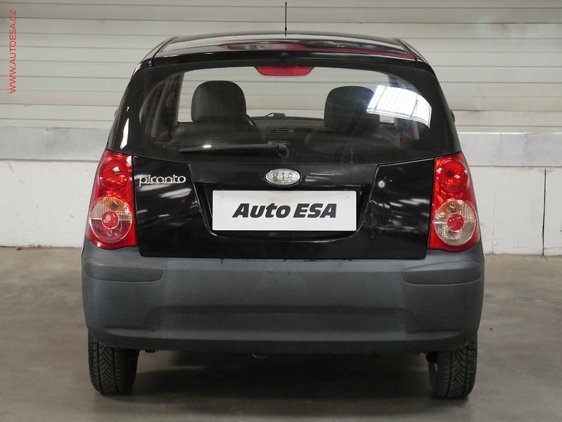 Kia Picanto (2008) 1.0i, AC - fotka 5 z 15