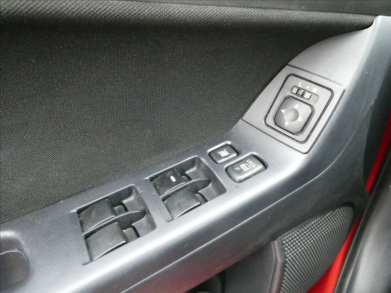 Mitsubishi Lancer 1,8 i 105kW Sportback, klima - fotka 24 z 31