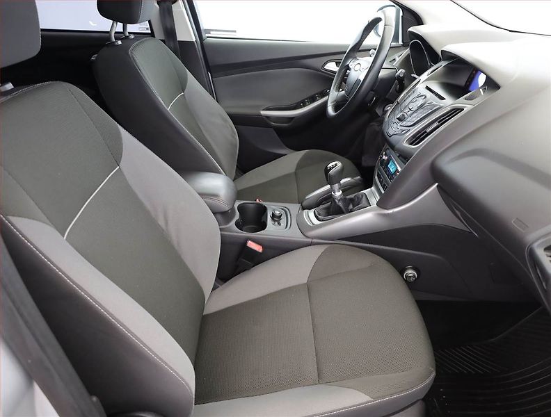 Ford Focus (2011) 1.6 TDCi, nová STK, Tažné - fotka 7 z 16