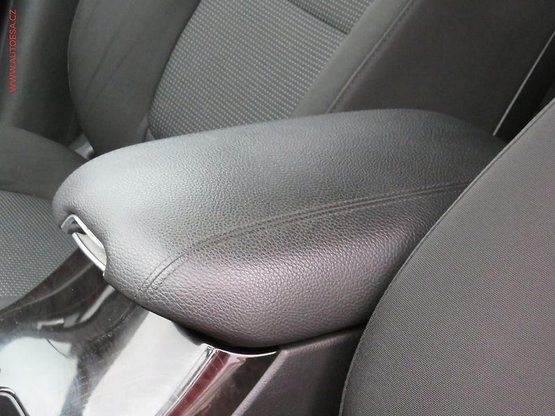 Kia Sorento (2015) 2.2CRDi, 2.maj,ČR, AT - fotka 22 z 28