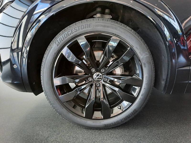 Volkswagen Touareg (2022) R-Line 3.0 TDI 4Motion (210kW/ - fotka 29 z 30