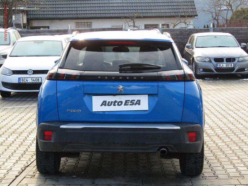 Peugeot 2008 (2021) 1.5 HDi, ČR, Allure, navi - fotka 5 z 21