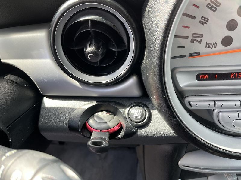 Mini Cooper 1.4i - fotka 15 z 18