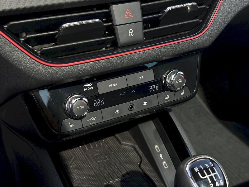 Škoda Kamiq (2025) 1.0 TSI 85 kW Monte Carlo - fotka 12 z 23