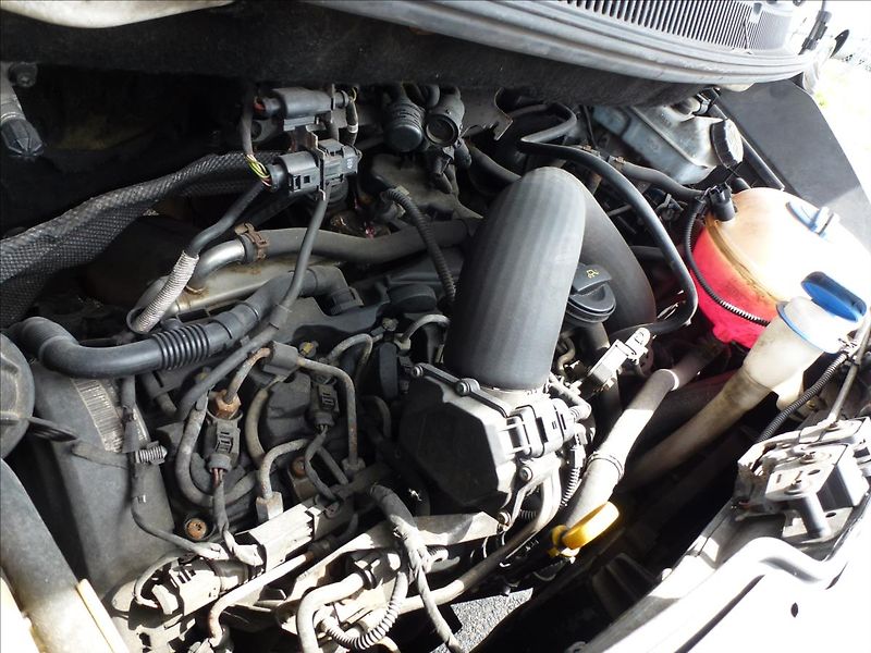 Volkswagen Transporter 2,0 TDI Long L2 Klima 6 míst - fotka 34 z 44