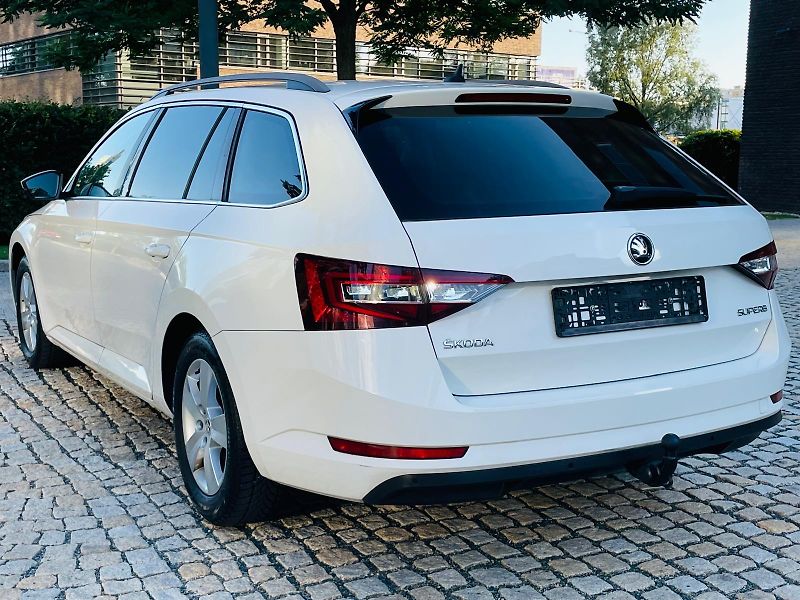 Škoda Superb 2.0TDI 1MAJITEL TAŽNÉ SERVISKA - fotka 16 z 44