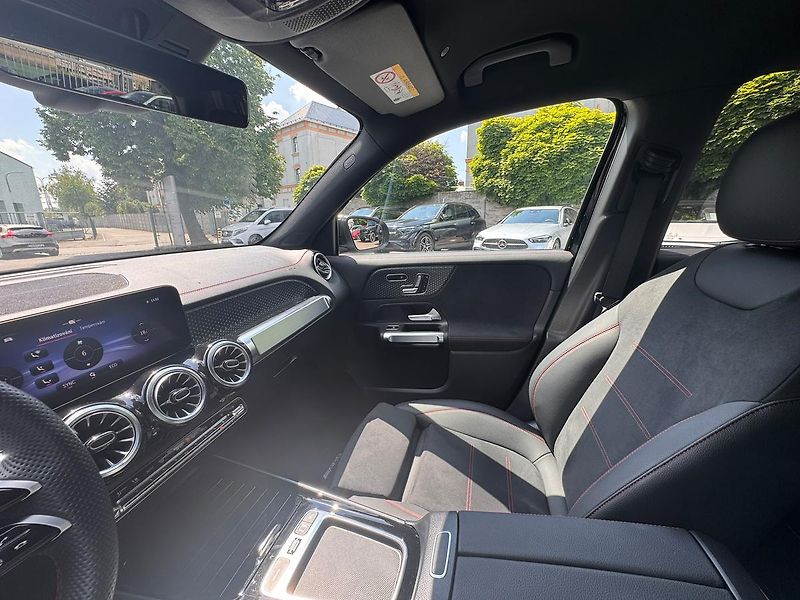 Mercedes-Benz EQB (2025) 300 4M - fotka 12 z 22