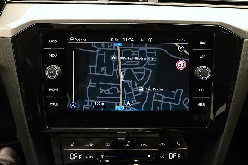 Volkswagen Passat 2,0 TDI 147kW DSG 4x4 Business - fotka 16 z 25