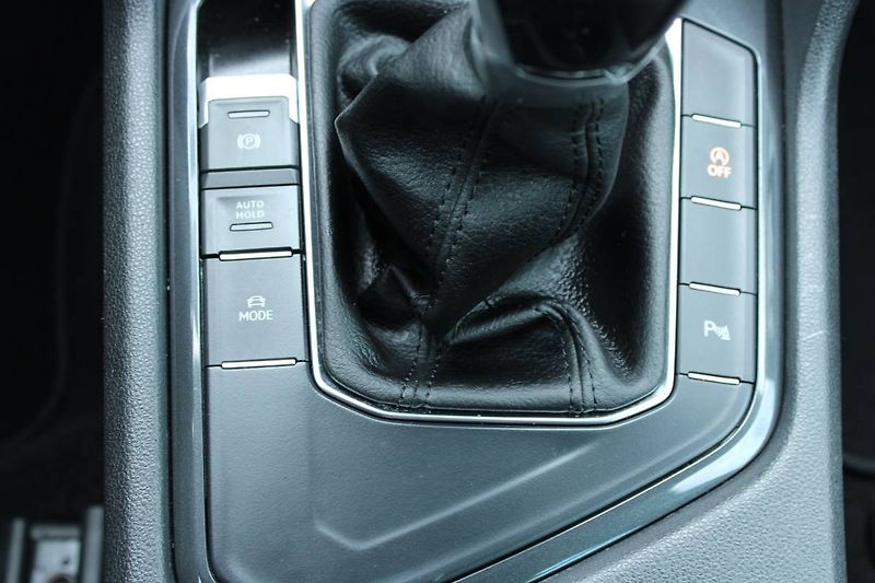 Volkswagen Tiguan (2022) 1.5 TSI 110kW LED manuál - fotka 30 z 35