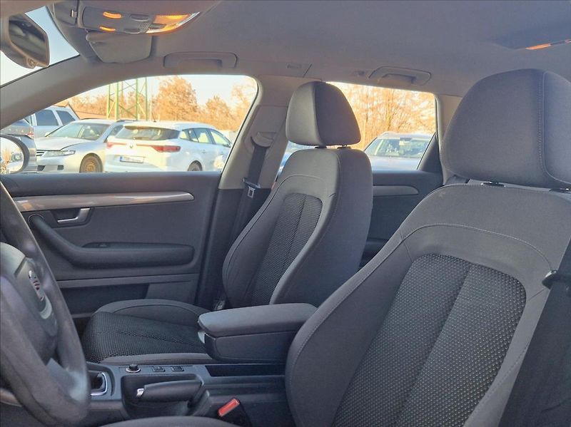 Seat Exeo 2,0 TDI Hezký stav - fotka 15 z 24