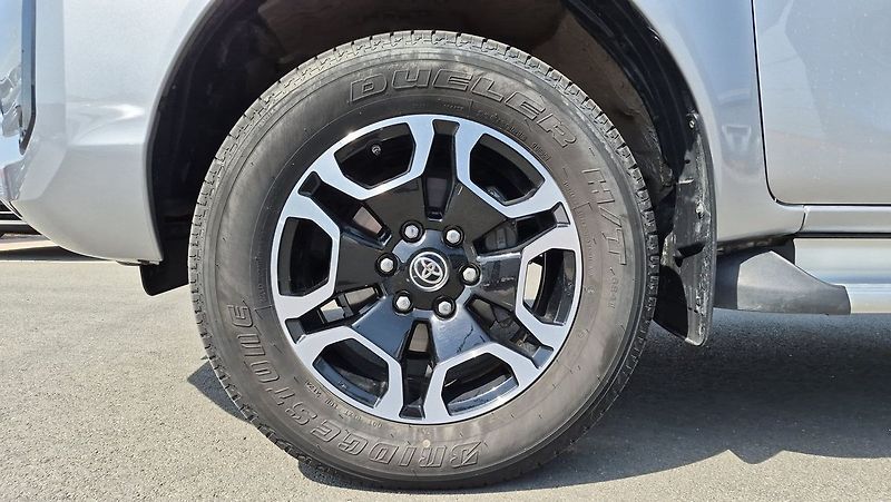 Toyota Hilux Executive 2,8D 150Kw - fotka 25 z 25