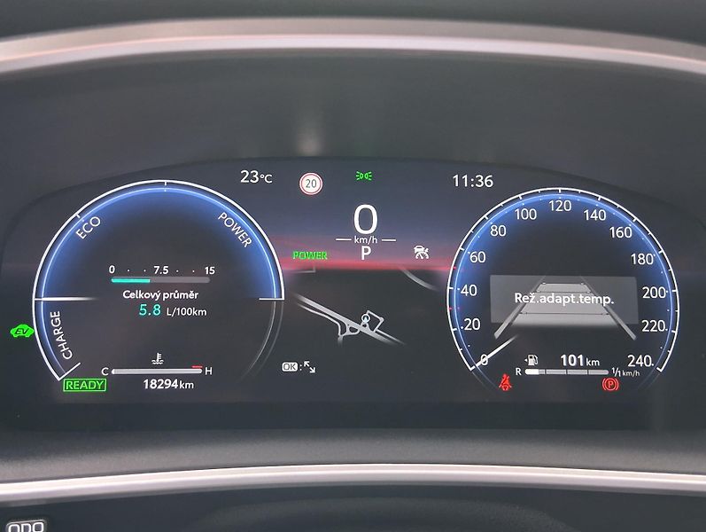 Toyota Corolla Cross EXECU. JBL 2.0 Hyb. 4x4 143 kW - fotka 12 z 36