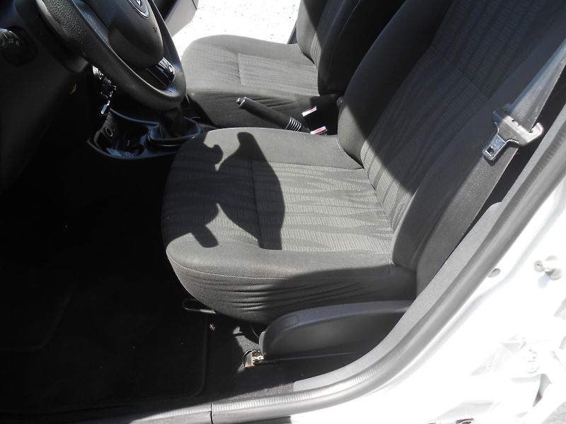 Dacia Duster 1.5DCi, KLIMA, Tažné!! - fotka 23 z 32