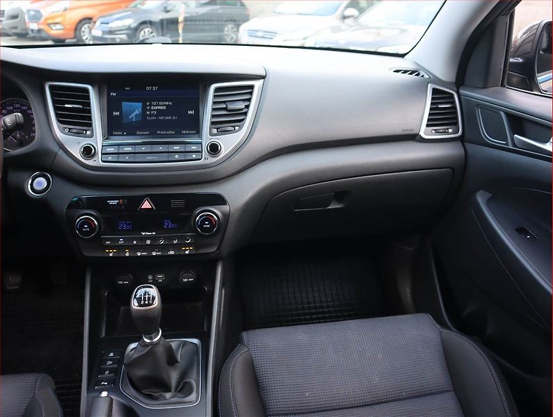 Hyundai Tucson (2016) 1.7 CRDi, Serv.kniha, Navi - fotka 8 z 19