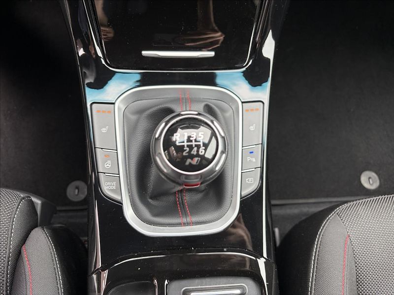 Hyundai i30 1,5 T-GDI N-Line - fotka 8 z 19