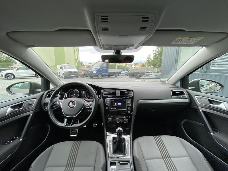 Volkswagen Golf 1.2 TSI 81kW -ALLSTAR-PDC-ALU - fotka 30 z 43