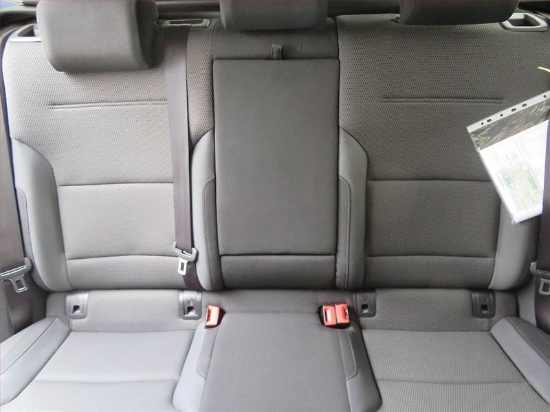 Volkswagen Golf (2016) 1.6 TDI, Automat, Serv.kniha - fotka 10 z 17