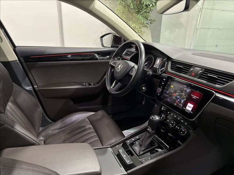 Škoda Superb 2,0   TDI DSG 4X4 140KW L&K - fotka 25 z 41