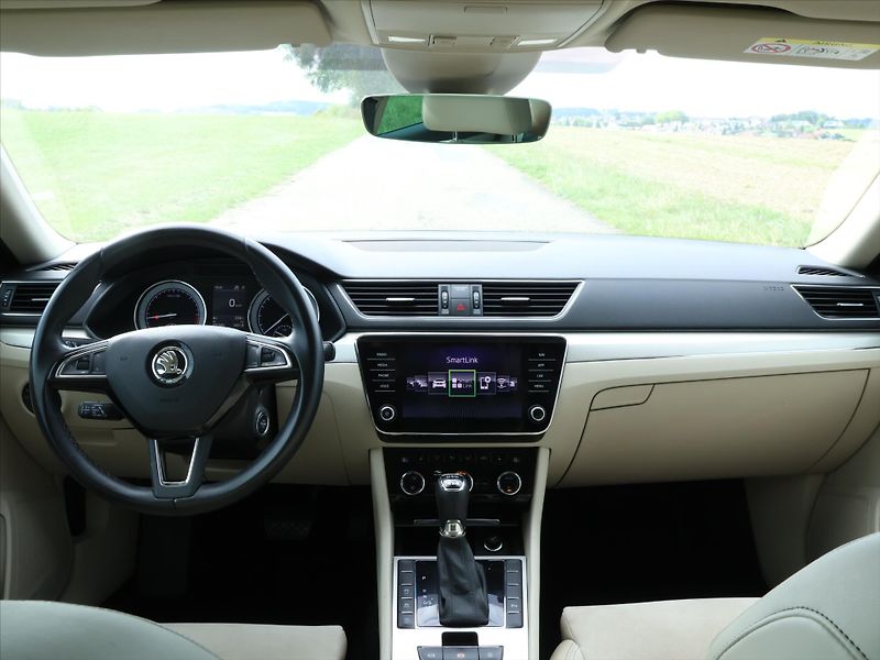 Škoda Superb 2,0 TDI 140kW DSG 4x4 Style CZ - fotka 26 z 35
