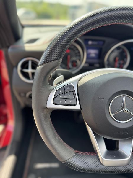 Mercedes-Benz SLC AMG 43 - fotka 29 z 43