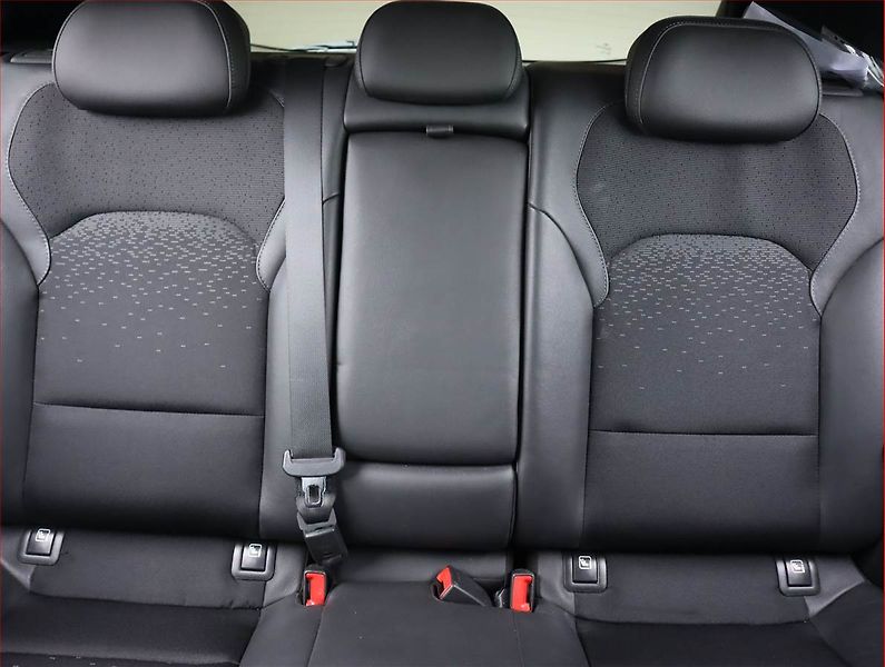 Hyundai i30 (2019) Style 1.4 T-GDI, Serv.kniha - fotka 10 z 21
