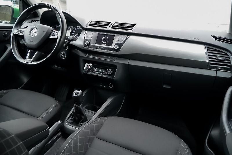 Škoda Fabia 1.2 TSI STYLE - fotka 13 z 26