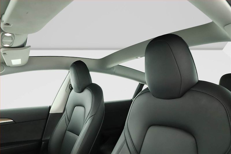 Tesla Model 3 (2023) Standard Range 60kWh, SoH 97% - fotka 13 z 21