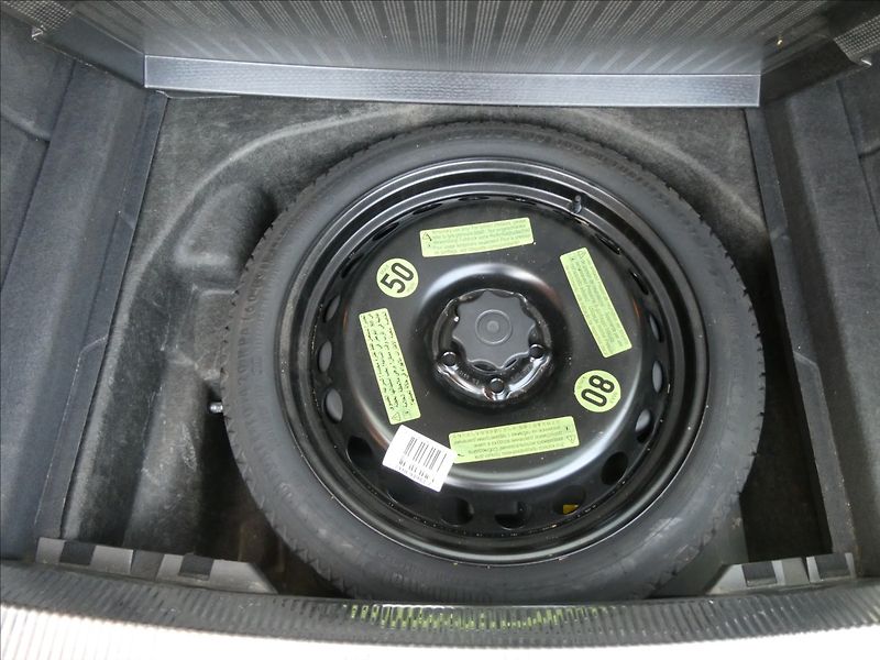 Audi A4 2,0 TDi 125kW serviska,NAVI - fotka 17 z 40