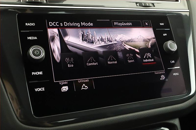 Volkswagen Tiguan Allspace (2022) 2.0 TDI - fotka 16 z 28