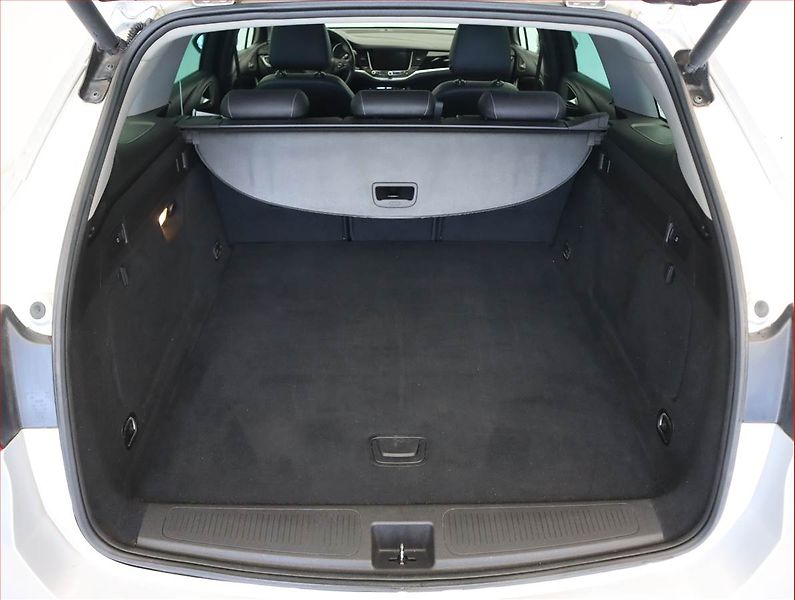 Opel Astra (2016) 1.6 CDTI, Serv.kniha, Navi - fotka 14 z 21