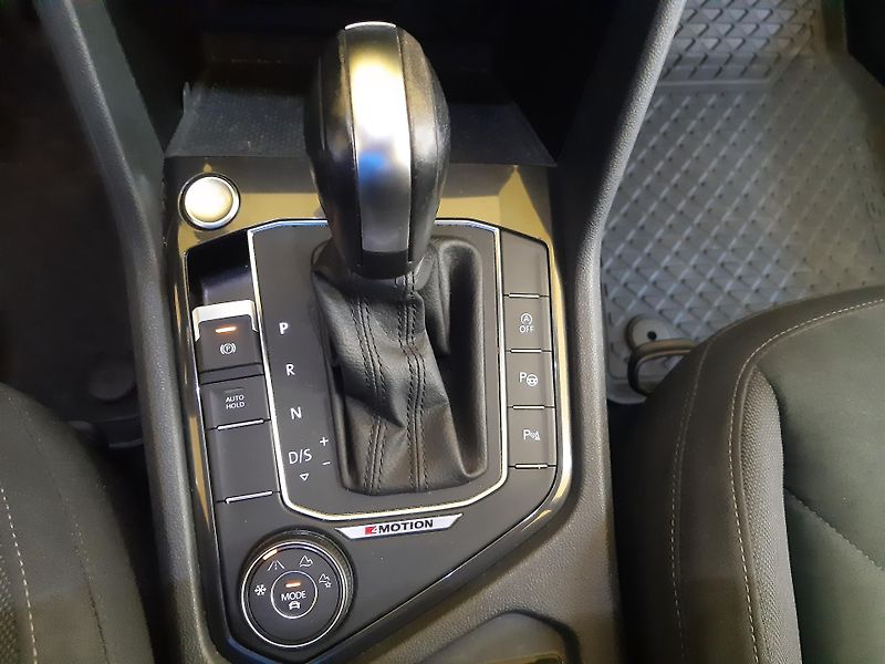 Volkswagen Tiguan Allspace 2.0 TDI 4x4 DSG NAVI LED - fotka 12 z 26