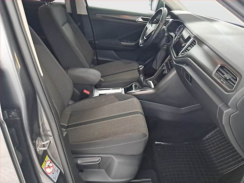 Volkswagen T-Roc (2019) 1.6 TDI, Tempomat - fotka 9 z 17