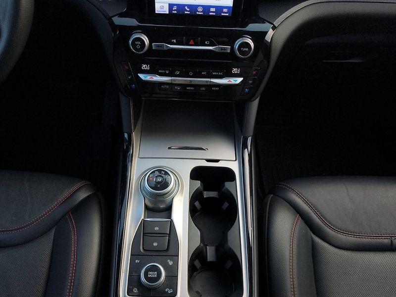 Ford Explorer (2021) ST-Line 3.0 PHEV 336kW, ČR, 1. - fotka 23 z 30