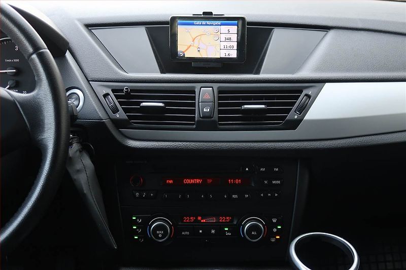 BMW X1 (2010) xDrive20d, 4X4, Xenony - fotka 12 z 17