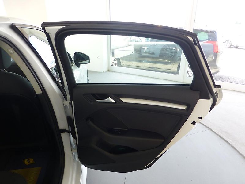 Audi A3 (2013) 2,0TDI-110KW**NAVIGACE**PARK.S - fotka 18 z 24