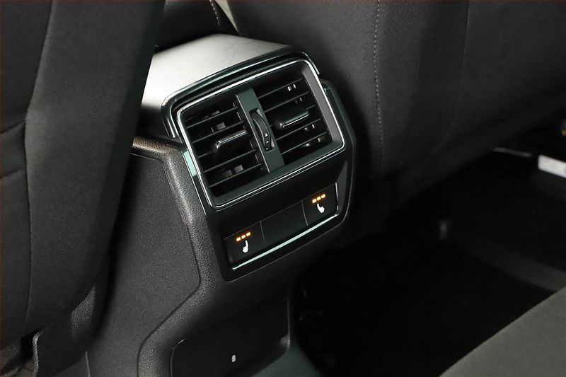 Škoda Karoq (2019) Style 2.0 TDI - fotka 19 z 21