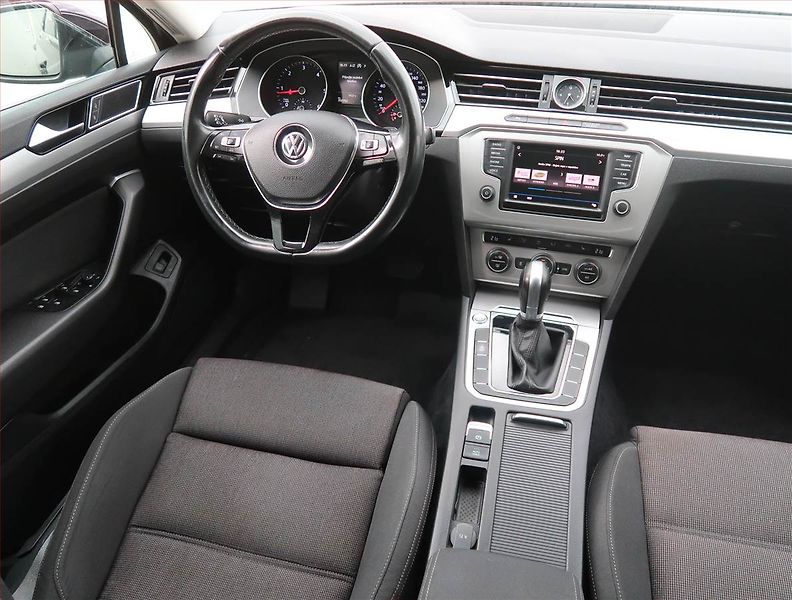 Volkswagen Passat (2016) Comfortline 2.0 TDI, Automat - fotka 7 z 14