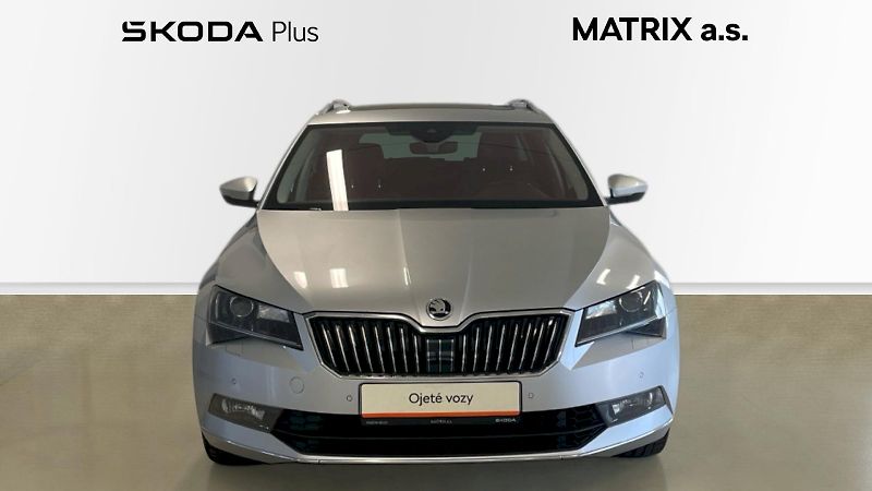 Škoda Superb (2019) kombi Laurin&Klement 2.0TDI  2 - fotka 4 z 34