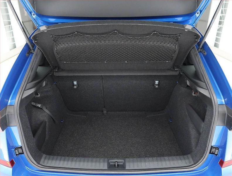 Škoda Kamiq (2022) 1.0 TSI, Tempomat - fotka 13 z 20