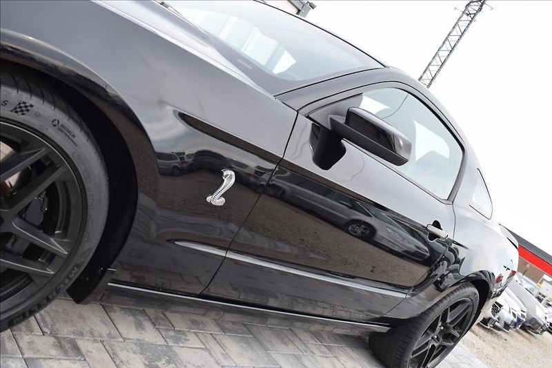 Ford Mustang 5,8 SHELBY GT500 485KW EU VERZ - fotka 8 z 43