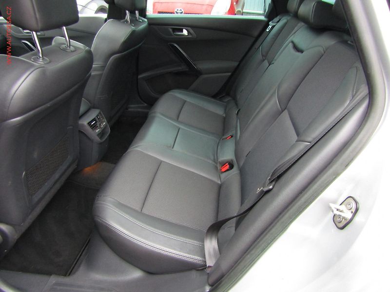 Peugeot 508 (2012) 2.0 HDi, ČR, Allure, STK11/27 - fotka 10 z 19