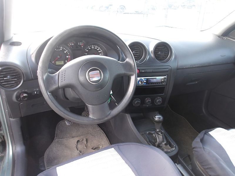 Seat Cordoba 1,2i ČR 2.MAJITEL ! - fotka 20 z 29