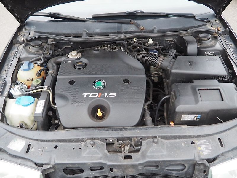Škoda Octavia (2002) 1.9 TDI, 81 kW, Laurin&Klement - fotka 28 z 28