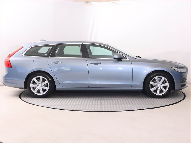 Volvo V90 (2017) D3, Automat, Kůže, Navi - fotka 6 z 20
