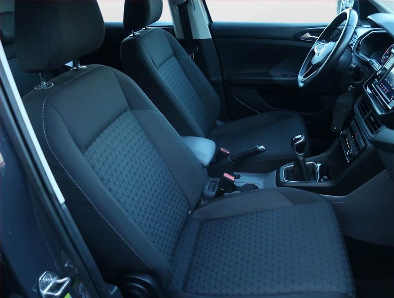 Volkswagen T-Cross (2019) Life 1.6 TDI, ČR,1.maj - fotka 9 z 16