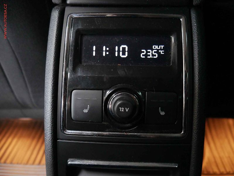 Škoda Superb (2013) 2.0 TDI, ČR, STK6/28 - fotka 18 z 26