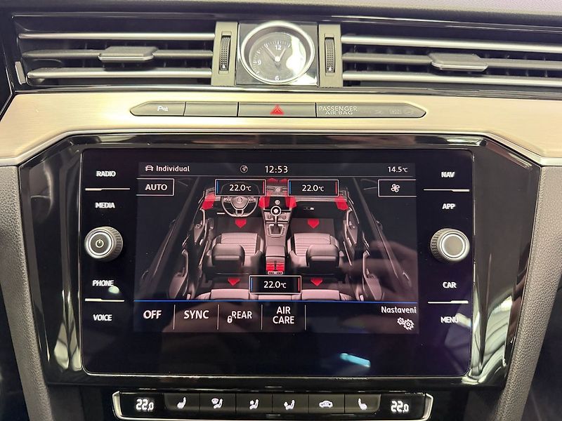 Volkswagen Passat 2.0TSI 200KW DSG 4MOTION R-LIN - fotka 15 z 28